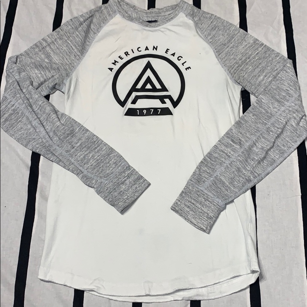 men’s XS american eagle long sleeve shirt.